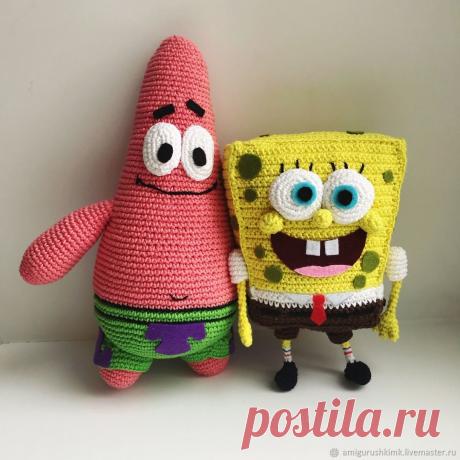 Схема и описание Спанч Боб и Патрик (вязание крючком) – купить на Ярмарке Мастеров – LGXUARU  ✓ Эксклюзивные и оригинальные хенд мейд товары со всего мира Ежедневное пополнение каталога Реальные отзывы Актуальные цены.
Патрик и Спанч боб.
Описание вязания крючком.
Схема вязания амигуруми.
Плюшевый зайчик крючком.
Вязаный заяц амигуруми крючком.
Амигуруми схемы.
Бесплатные схемы игрушек амигуруми, мастер-классы, инструкции по вязанию крючком игрушек и полезные советы для начинающих рукодельниц.…