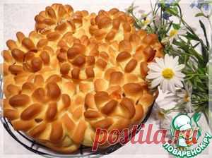Пирог "Цветы" с беконом и сыром Чечил - кулинарный рецепт