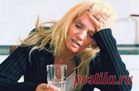 Как правильно и легко выйти из состояния похмелья | Бессонная ночь, веселье, неограниченное количество алкоголя предполагает совсем не радостное утро. Смотрясь в зеркало, вы испытываете отчаяние и острое желание вернуться как можно скорее в форму. Причинами такого состояния может быть празднование дня рождения, свадьбы Нового года или другого важного события.