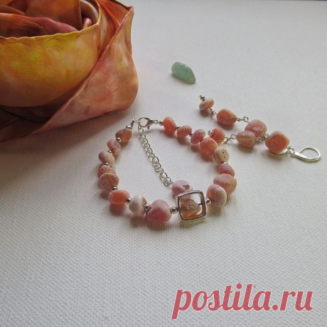 🌼Доброго вечера, друзья!
⠀
     Весна - время красок, настроения и мечтаний. Природа стряхивает с себя серые тона и постепенно наряжается, готовясь надеть на себя яркий, красочный летний венок.
     Чем мы с вами хуже, я вас спрашиваю? :))

〰️ агат
〰️ серьги + браслет (17-18 см .+ цепочка) - 910 р.
〰️ платок - 54х54 см - 650 р.
1560 р.
⠀
     🎁При покупке всего комплекта скидка + подарок
⠀
     Кстати, в карусели рекомендации по комбинированию комплекта с другими оттенка...