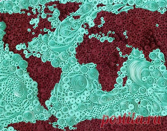 Картина с картой мира в технике квиллинг