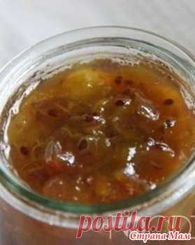 Чатни из крыжовника. Чатни - это разновидность индийских кисло-сладких соусов. Их обычно подают к мясу. Эти соусы не жидкие и не однородные. По консистенции больше похожи на варенье.