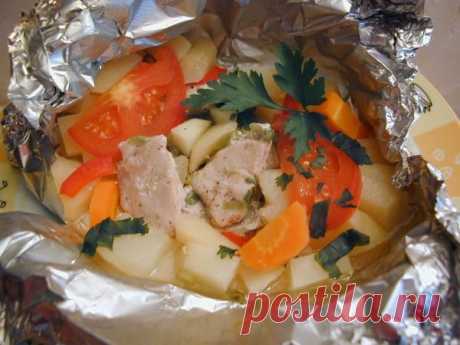 Курица с овощами в фольге, приготовленная в пароварке. Куриное филе нарезать тонкими полосочками - поперчить, - Блюда из курицы -