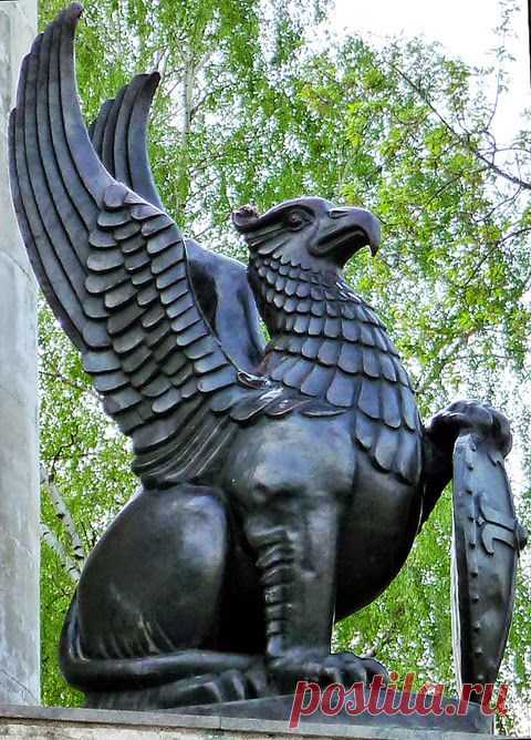 1 Attractions Murom
1.2.9 merchants' houses, manors and mansions, old buildings of educational institutions
1.2.10 Bank building in Russia Murom
1.2.11 State-owned wine warehouses of the 19th century
1.2.12 Monument verbovchanam who fell fighting for their homeland in 1941-1945.
1.3 Churches, temples, chapels and monasteries in Murom
1.3.1 Transfiguration Monastery in Murom