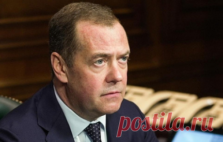 Медведев прокомментировал разговор офицеров ФРГ об атаках на Крымский мост. Зампредседателя Совета безопасности заявил, что &quot;немцы снова превратились в заклятых врагов&quot; России