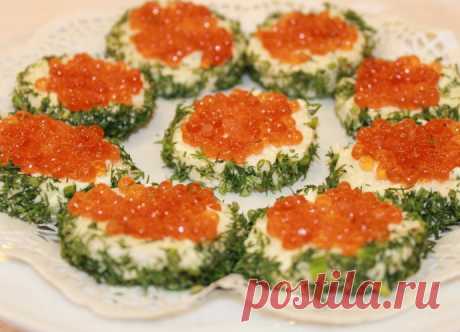 ​Бутерброды с красной икрой