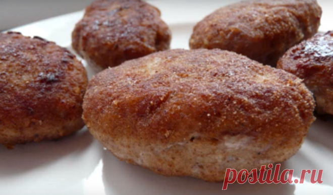 ВКУС ДЕТСТВА: СЕКРЕТ ШКОЛЬНЫХ КОТЛЕТ ВРЕМЕН СОВЕТСКОГО СОЮЗА У Советского Союза было много значимых достижений. В стране велись грандиозные стройки, был отличный балет, ставились спортивные рекорды, делались научные открытия. Даже человека в космос отправили! Но все это меркнет перед одним единственным достижением СССР – школьными котлетами, на которых выросл