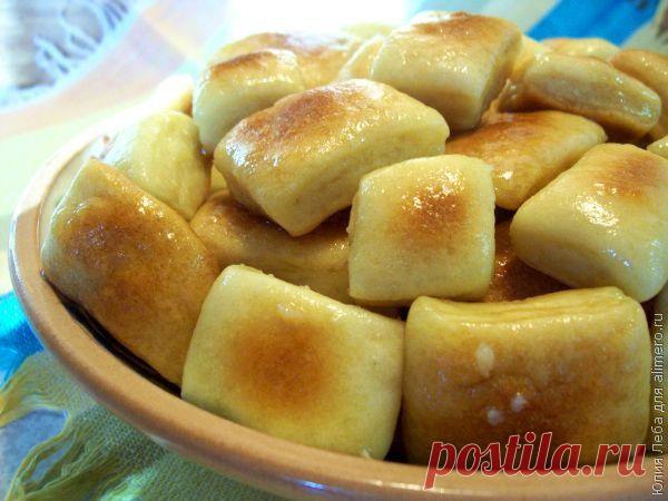 Пампушки на кефире с чесночным саламуром / Рецепты с фото