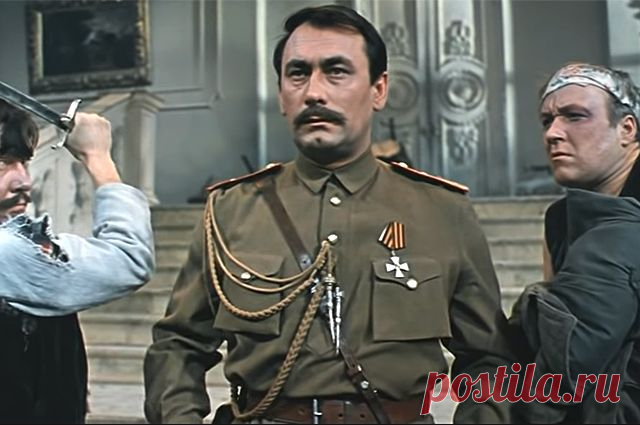 Кадка самогона. Как Владимир Самойлов срывал съемки «Свадьбы в Малиновке» Народный артист СССР, лауреат двух госпремий СССР Владимир Самойлов родился 15 марта 1924 года в Одессе в семье морского механика.