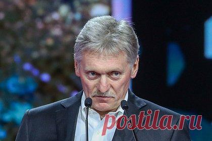 В Кремле сочли заявления Макрона попыткой вовлечь Францию в конфликт на Украине. Официальный представитель Кремля Дмитрий Песков заявил, что высказывания президента Франции Эммануэля Макрона являются попыткой все больше вовлечь страну в конфликт на Украине. Он считает, что подобные действия противоречат интересам французов. Песков также обратил внимание на противоречивость заявлений Парижа.