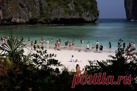 Мужчина избил пьяного туриста до потери сознания за приставания к жене на пляже