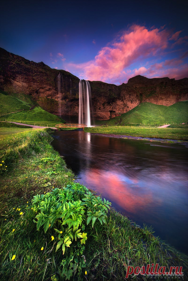 travelgurus:
““Arrival” by José Ramos - Seljalandfoss, Iceland 2016
Follow @travelgurus for the best Tumblr Landscapes
”