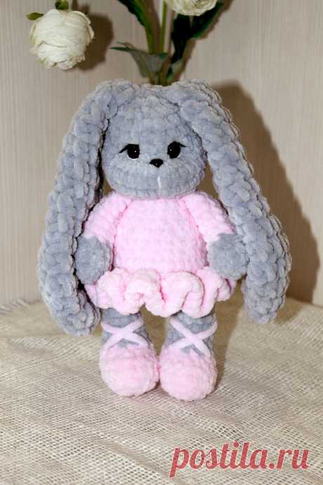 PDF Зайка балеринка Лика крючком. FREE crochet pattern; Аmigurumi toy patterns. Амигуруми схемы и описания на русском. Вязаные игрушки и поделки своими руками #amimore - зайка из плюшевой пряжи, заяц, плюшевый зайчик, кролик, зайчонок, крольчонок.