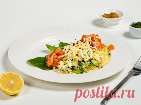 Рыбный салат с яйцом и семгой – пошаговый рецепт приготовления с фото Из семги получаются оригинальные салаты. Рыбный салат с яйцами отлично подойдет как для обычного, так и праздничного ужина.