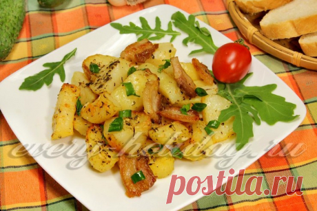 Запеченный молодой картофель с беконом и чесноком