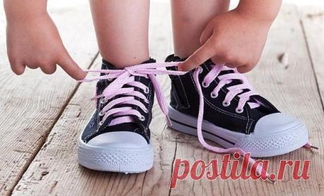 Как научить деток завязывать шнурки | KaifZona.Ru