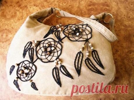 Декор сумки в этническом стиле В последнее время всё больше людей проявляют индивидуальность в выборе одежды и аксессуаров, отдавая предпочтение изделиям ручной работы вместо известных брендов, что совсем не удивительно, ведь именн...