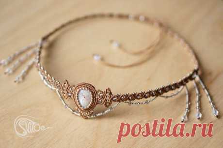 Купить диадема Капель - бежевый, беломорит, адуляр, лунный камень, капель, диадема, очелье