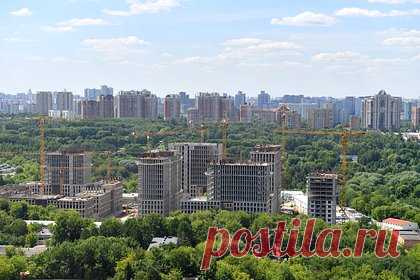 Москвичи стали активнее покупать жилье в новостройках. В августе 2022 года количество сделок на первичном рынке Старой Москвы увеличилось на три процента относительно июля того же года. Всего за восьмой месяц текущего года было оформлено 5,1 тысячи договоров долевого участия (ДДУ), показатель седьмого месяца составил 4,9 тысячи сделок.