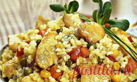 Курица с рисом и овощами 
В рецепте название было такое: Паэлья с курицей.

Сделала курицу по этому рецепту,всем понравилось. В рецепте куриные окорочка, у меня была большая курица, разрезала на порционные куски Из копчностей у меня был небольшой кусочек, грамм на 150 грудинки.  Дальше все делала как в рецепте.