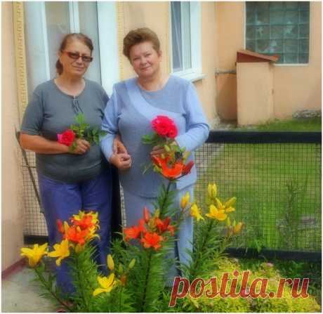 Подружки... (Нина Венедиктова и Валентина Рожкова-Семизарова (Ладушкин, 28 июня 2014г.)