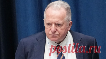 Лакерник назвал некрасивым отказ украинцев от рукопожатий. Почётный вице‑президент Международного союза конькобежцев (ISU) Александр Лакерник прокомментировал отказ украинских спортсменов Виолетты Серовой и Ивана Хобты поздравлять грузинских фигуристов с победой на этапе юниорского Гран-при. Читать далее