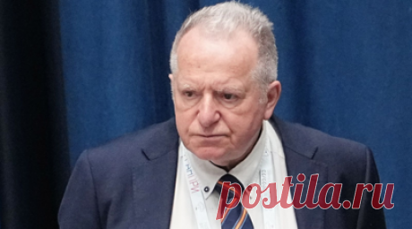 Лакерник назвал некрасивым отказ украинцев от рукопожатий. Почётный вице‑президент Международного союза конькобежцев (ISU) Александр Лакерник прокомментировал отказ украинских спортсменов Виолетты Серовой и Ивана Хобты поздравлять грузинских фигуристов с победой на этапе юниорского Гран-при. Читать далее