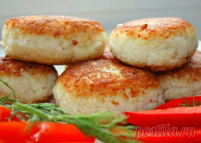 Отличные котлеты из кальмаров! Самый необычный и вкусный рецепт. Бонус - соус с маринованными огурчиками. | Правильно, готовим! | Дзен