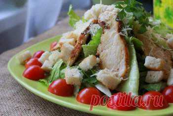 Рецепт салата Цезаря с курицей - Простые рецепты Овкусе.ру
