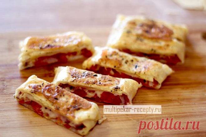 Пирог в мультипекаре с сыром и помидорами