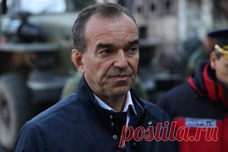 Власти окажут помощь семьям погибших при стрельбе в Крымске. Власти Краснодарского края окажут помощь семьям погибших при стрельбе в Крымске, а также займутся организацией похорон. Об этом заявил губернатор Вениамин Кондратьев в своем Telegram-канале. Кроме того, он выразил соболезнования родным погибших и заверил, что пострадавшему будет оказана вся необходимая помощь.