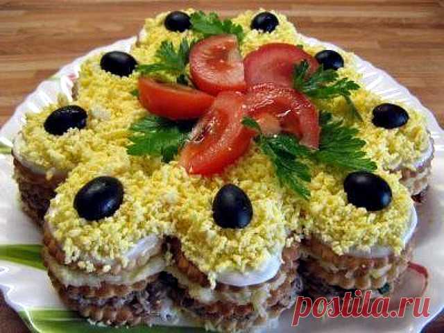 Салат-торт рыбный из крекера 


Оригинальный и вкусный салат из простых продуктов. Готовится просто и быстро.


Ингредиенты

Крекеры круглые с солью – 180 г
Банка рыбных консерв в масле – 1 шт.
Яйца сваренные вкрутую – 4 шт.
Сыр …