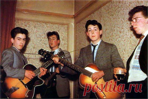 Легендарные The Beatles, в 1957 году. Джорджу Харрисону - 14 лет, Джону…