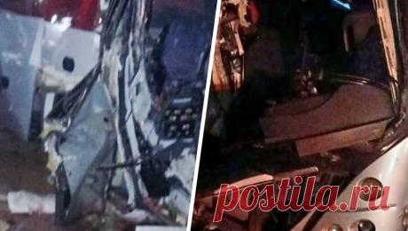 &quot;Ужасная авария&quot;. Что известно о смертельном ДТП с россиянами в Египте. Автобус с российскими туристами ночью столкнулся с грузовиком в Египте, в салоне находились 39 человек. В результате аварии погибли россиянка и водитель, остальные получили различные травмы. Среди пострадавших оказались дети. В местном управлении здравоохранения утверждают, что четверо россиян находятся в тяжелом состоянии, одного из них перевезли в Каир. Подробности -- в материале &quot;Газеты.Ru&quot;.