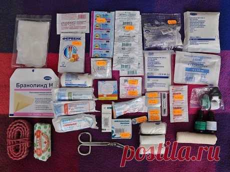 ЛЕКАРСТВА, КОТОРЫЕ ВСЕГДА ДОЛЖНЫ БЫТЬ В ДОМАШНЕЙ АПТЕЧКЕ 
Сохрани, чтобы не потерять 
 При температуре: нурофен + много воды. Если ноги и руки холодные – добавить папаверин или но-шпа.
 Для обработки ран: перекись водорода или мирамистин, бактерицидный пластырь, бинт.
 От боли: нурофен или пенталгинПри поносе: без температуры – смекта, энтерол или бактисуптил; с температурой – активированный уголь, энтерофурил, регидрон, КИП, затем смекта или бактисуптил + щадящая диета на...