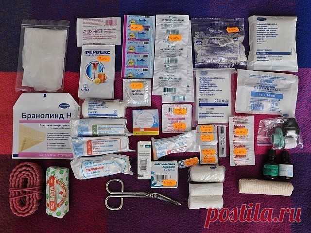 ЛЕКАРСТВА, КОТОРЫЕ ВСЕГДА ДОЛЖНЫ БЫТЬ В ДОМАШНЕЙ АПТЕЧКЕ 
Сохрани, чтобы не потерять 
 При температуре: нурофен + много воды. Если ноги и руки холодные – добавить папаверин или но-шпа.
 Для обработки ран: перекись водорода или мирамистин, бактерицидный пластырь, бинт.
 От боли: нурофен или пенталгинПри поносе: без температуры – смекта, энтерол или бактисуптил; с температурой – активированный уголь, энтерофурил, регидрон, КИП, затем смекта или бактисуптил + щадящая диета на...