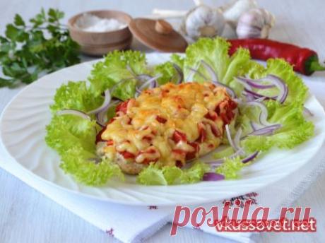 Куриные отбивные с овощами под сыром