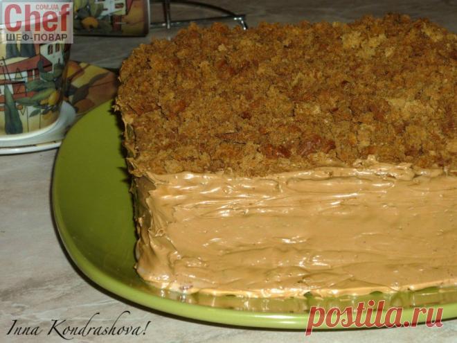 Пражский медовик с орехами.