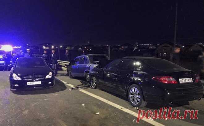 В ДТП с девятью машинами в Дагестане пострадали семь человек. На трассе Махачкала — Каспийск — Аэропорт в Дагестане столкнулись девять автомобилей, пострадали семь человек, сообщила пресс-служба регионального управления МВД в телеграм-канале.