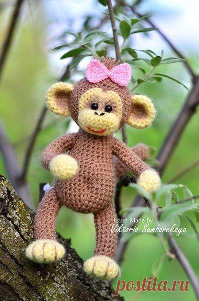 Вязаная обезьянка :) Описание
Автор: Виктория Самборская.