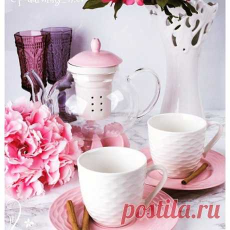 В наявності ⤵️⤵️⤵️⤵️⤵️⤵️⤵️ Чашки (ну дуже великий вибір) ☕
 Чайники для заварювання чаю 🍵
Все виготовив з якісних матеріалів 👍👌
В наявності також є дуже милі наборчики з горнятками та блюдцями 😍❤️
Створи гарний настрій з @podarunky_17.cv 💞🍑
Чекаємо Вас на Ентузіастів 1-а😇🍒