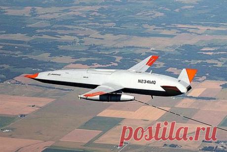 Управление беспилотниками ВМС США доверят ВВС. В будущем управление беспилотными летательными аппаратами (БПЛА) Военно-морских сил (ВМС) США смогут доверять Военно-воздушным силам (ВВС) и наоборот. Об этом со ссылкой на контр-адмирала ВМС Эндрю Луазеля сообщает The Drive. Согласно изданию, речь идет, в частности, о беспилотном топливозаправщике MQ-25 Stingray.