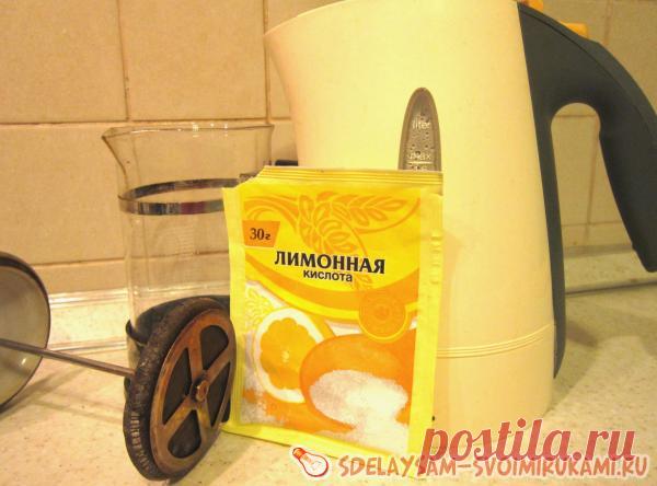 Как очистить френч-пресс от чайного налета Не столь давно в обиходе жителей нашей страны появилось такое удобное приспособление, как френч-пресс. Созданный изначально для приготовления кофе, простой в применении прибор из стеклянной колбы, поршня с ситечком и крышки полюбился россиянам за его способность отлично отжимать настой при