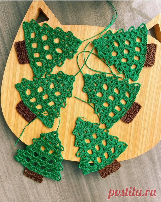 Учимся вязать плоские ёлочки крючком Зимний конкурс с денежными призами для наших рукодельниц. Условия читаем ЗДЕСЬ____________________________________________________________________________Сейчас всем нам, как никогда, нужна поддержка. Что мы, рукодельницы, можем сделать? Конечно же, наполнять пространство вокруг себя...