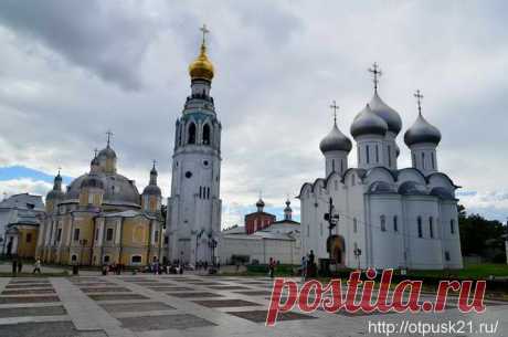 Софийский собор и колокольня в Вологде