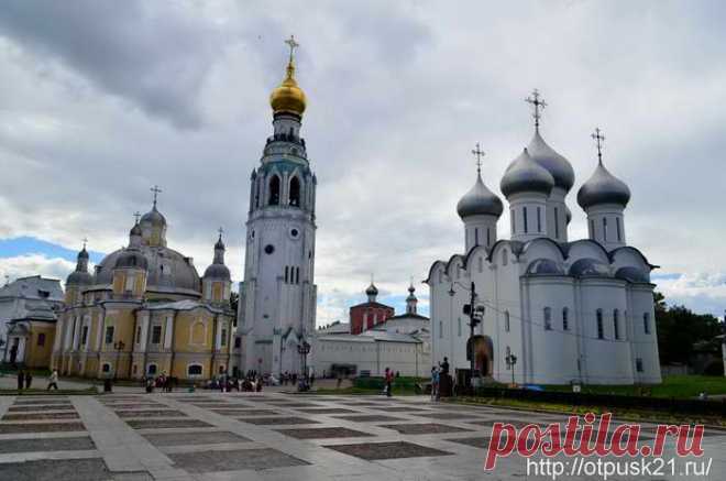 Софийский собор и колокольня в Вологде