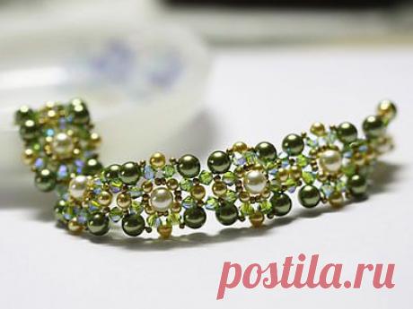 Браслет из жемчуга и биконусов | Салон Эксклюзивного Бисера