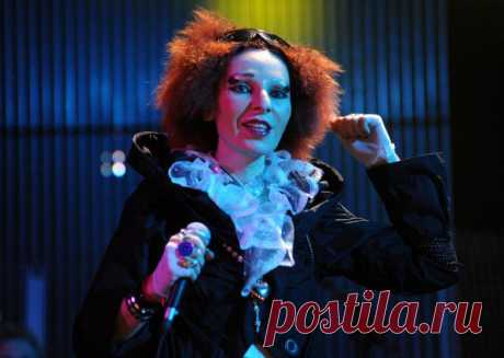 Земная любовь «марсианки» / Шоубиз