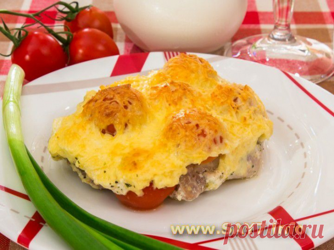 Свинина с помидорами, запеченные в сливках