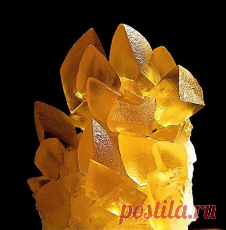 "Все знают, как его зовут" 😉 Самый известный и распространённый минерал Земли | Малахитовая шкатулка | Дзен